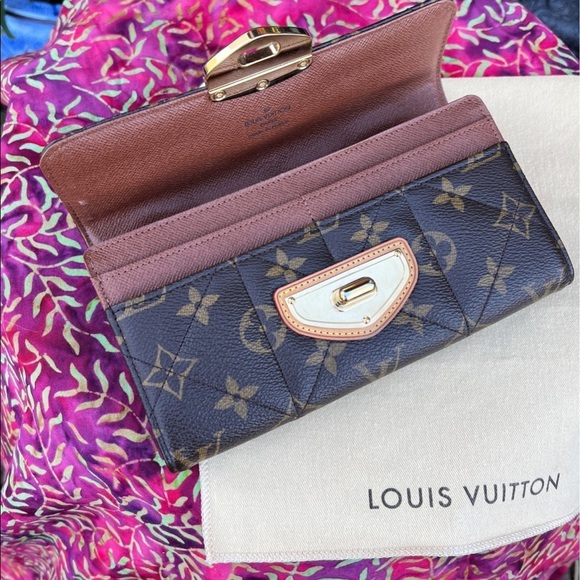 Louis Vuitton Quilted Etoile Monogram Wallet - Picture 8 of 13